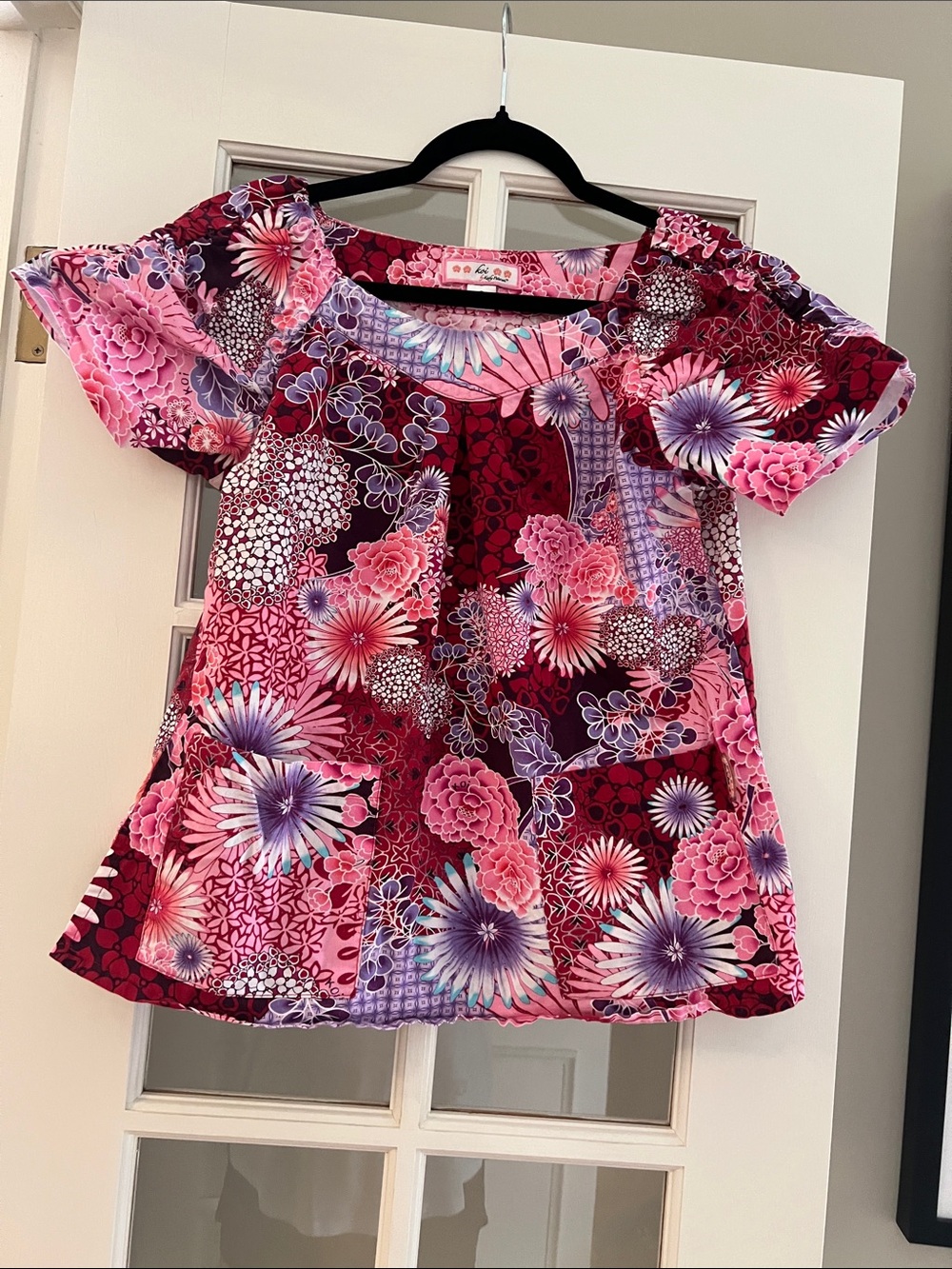 Koi Floral Pink Patchwork Scrub Top Frint Pockets